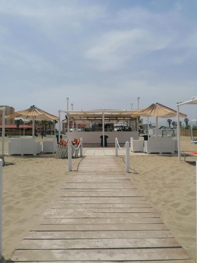 Aurora Beach & Suite Margherita Di Savoia Exteriör bild