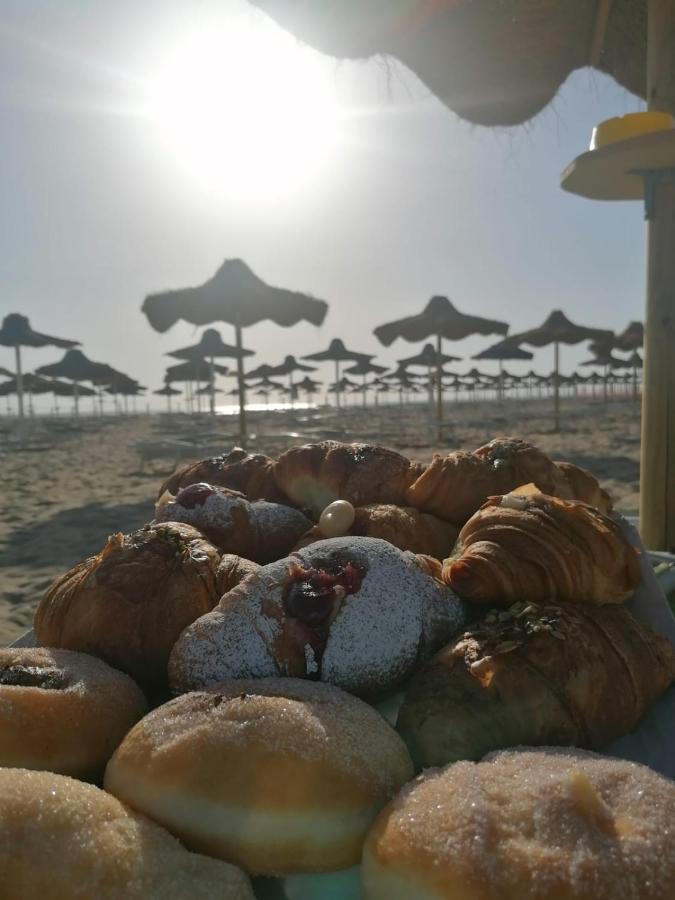 Aurora Beach & Suite Margherita Di Savoia Exteriör bild